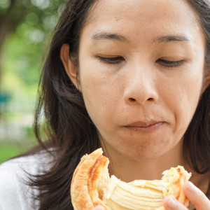 你与食物和饮食的关系是什么？